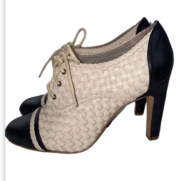 hinge Shoes - ⭐️Hinge Leather Woven Heels⭐️